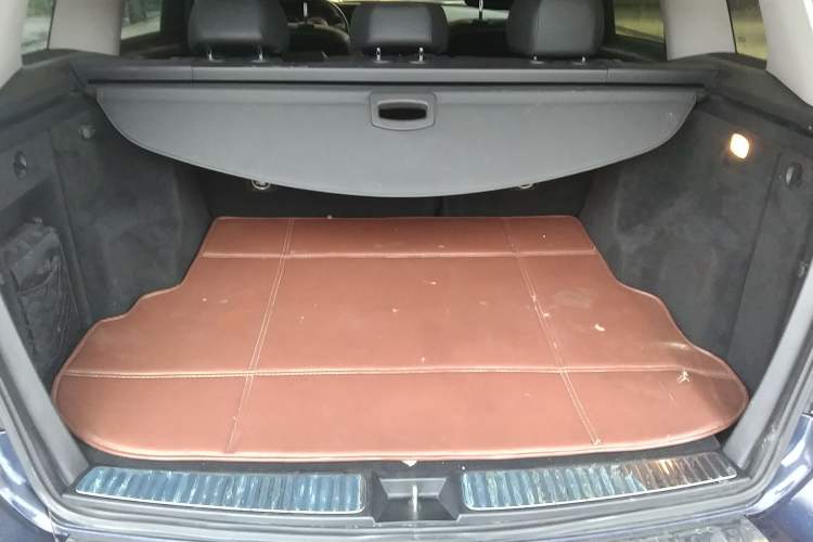 Used Mercedes-Benz GLK-Class 2013 GLK 300 4MATIC Dynamic Sunroof Model Trunk