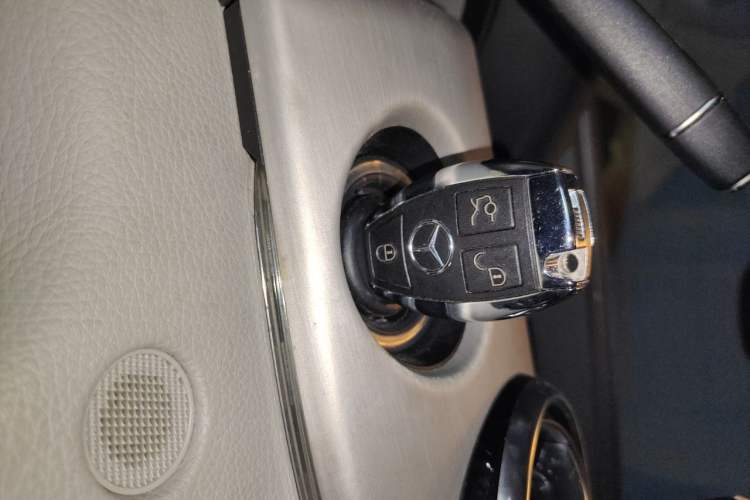 Used Mercedes-Benz GLK-Class 2013 GLK 300 4MATIC Dynamic Sunroof Model Vehicle Key