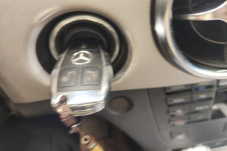 Used Mercedes-Benz GLK-Class 2013 GLK 300 4MATIC Dynamic Sunroof Model Vehicle Key