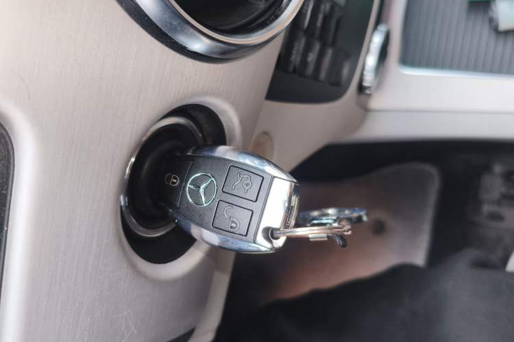 Used Mercedes-Benz GLK-Class 2013 GLK 300 4MATIC Dynamic Sunroof Model Vehicle Key