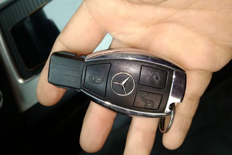 Used Mercedes-Benz GLK-Class 2013 GLK 300 4MATIC Dynamic Sunroof Model Vehicle Key