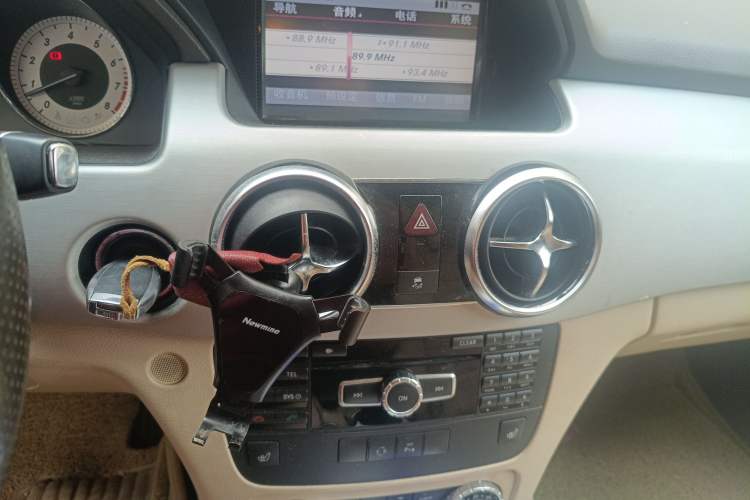 Used Mercedes-Benz GLK-Class 2013 GLK 300 4MATIC Dynamic Edition Audio And AC Panel