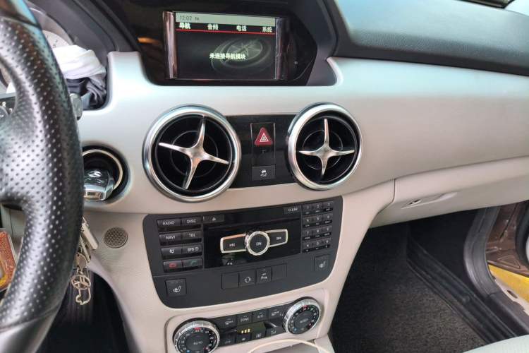 Used Mercedes-Benz GLK-Class 2013 GLK 300 4MATIC Dynamic Sunroof Model Audio And AC Panel