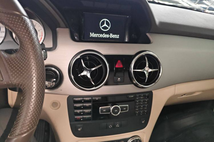 Used Mercedes-Benz GLK-Class 2013 GLK 300 4MATIC Dynamic Sunroof Model Audio And AC Panel