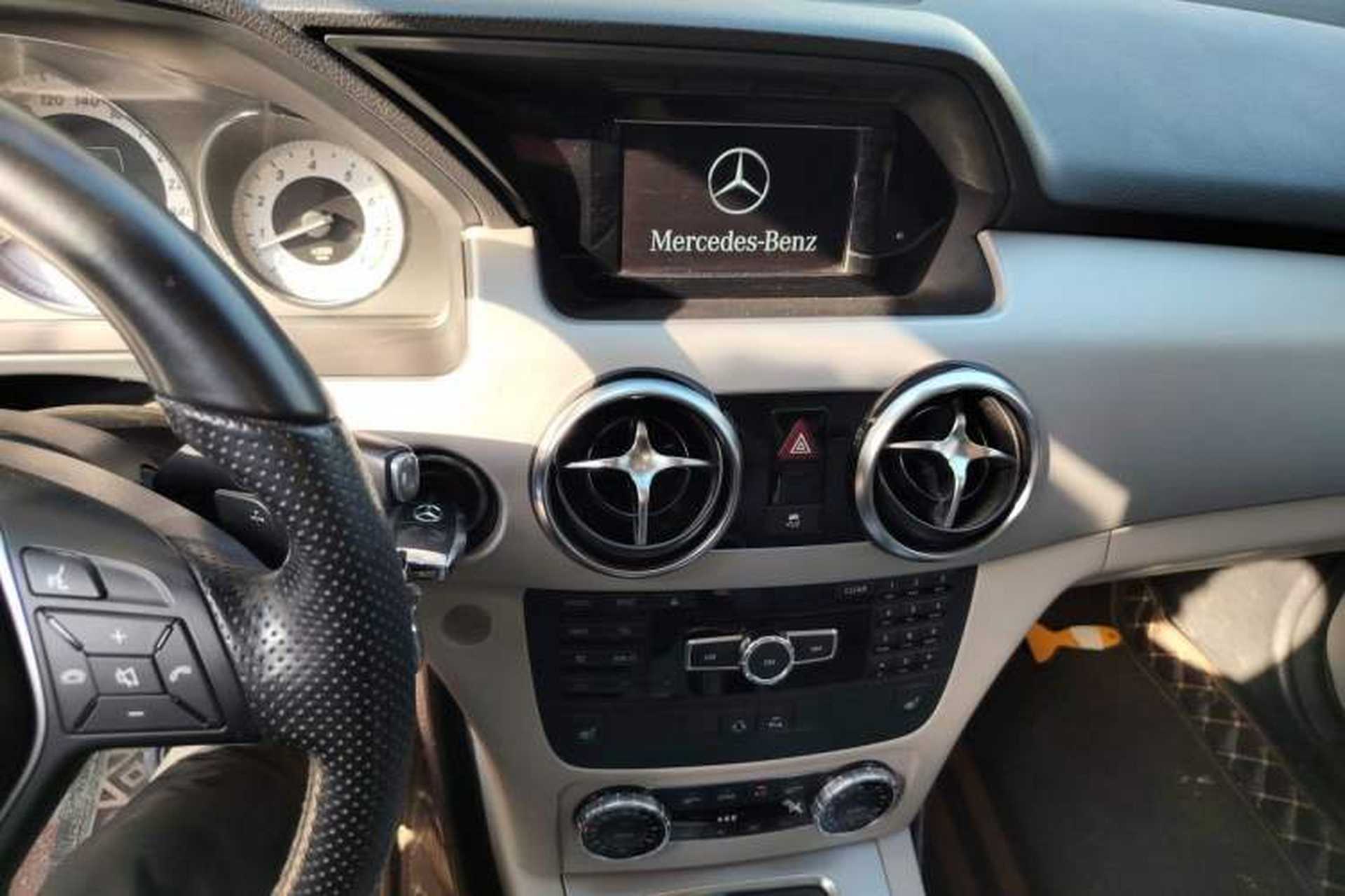 Used Mercedes-Benz GLK-Class 2013 GLK 300 4MATIC Dynamic Sunroof Model Audio And AC Panel