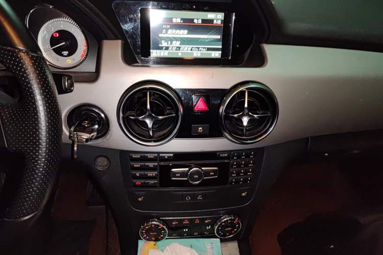 Used Mercedes-Benz GLK-Class 2013 GLK 300 4MATIC Dynamic Sunroof Model Audio And AC Panel