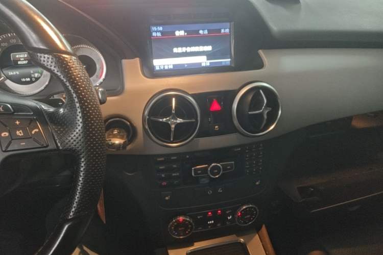 Used Mercedes-Benz GLK-Class 2013 GLK 300 4MATIC Dynamic Sunroof Model Audio And AC Panel