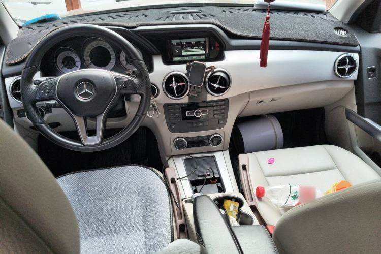 Used Mercedes-Benz GLK-Class 2013 GLK 300 4MATIC Dynamic Edition Center Console