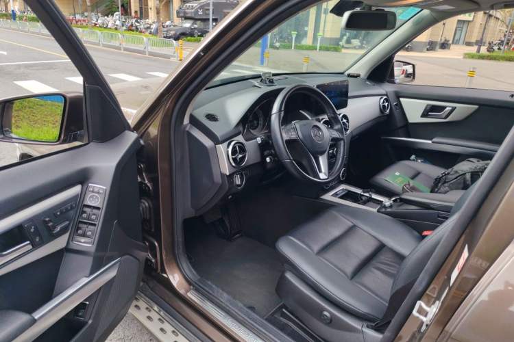 Used Mercedes-Benz GLK-Class 2013 GLK 300 4MATIC Dynamic Sunroof Model Driver Seat