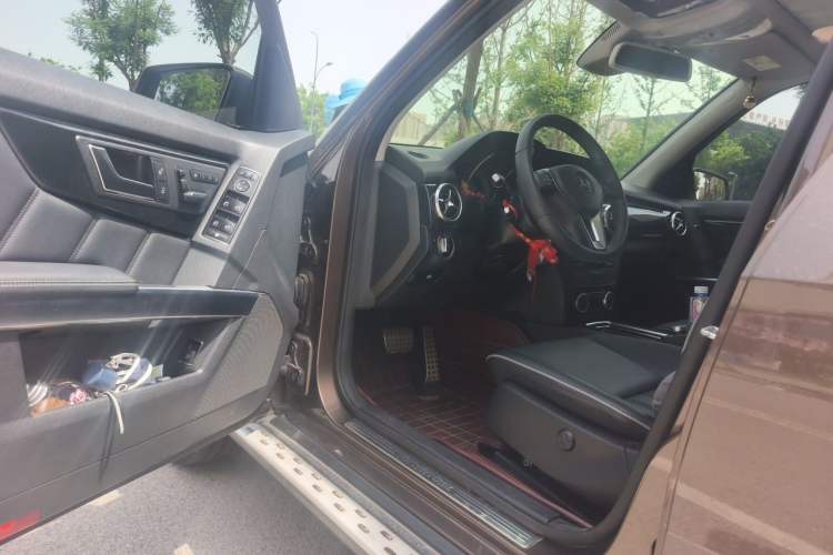 Used Mercedes-Benz GLK-Class 2013 Facelift GLK 300 4MATIC Luxury Edition Driver Seat