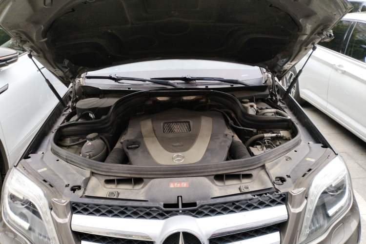 Used Mercedes-Benz GLK-Class 2013 GLK 300 4MATIC Fashion Model Engine Bay