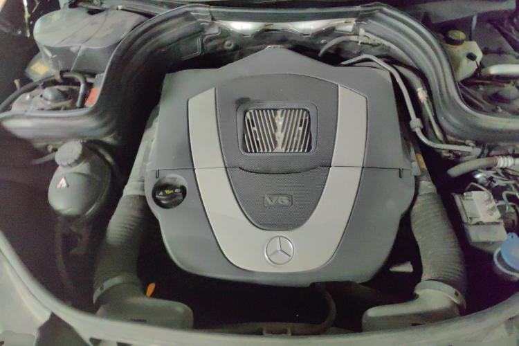Used Mercedes-Benz GLK-Class 2013 Facelift GLK 300 4MATIC Fashion Edition Engine Bay