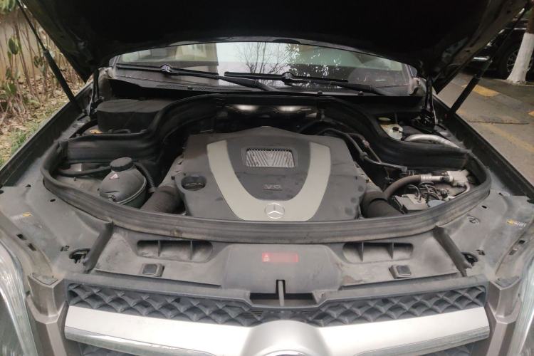 Used Mercedes-Benz GLK-Class 2013 GLK 300 4MATIC Fashion Model Engine Bay