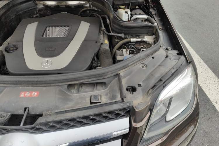 Used Mercedes-Benz GLK-Class 2013 GLK 300 4MATIC Dynamic Sunroof Model Engine Bay Left