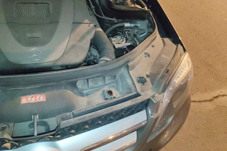 Used Mercedes-Benz GLK-Class 2013 GLK 300 4MATIC Fashion Model Engine Bay Left