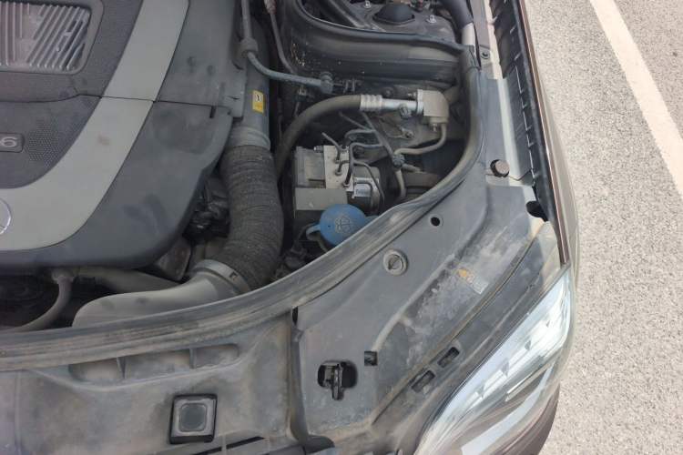 Used Mercedes-Benz GLK-Class 2013 Facelift GLK 300 4MATIC Luxury Edition Engine Bay Left