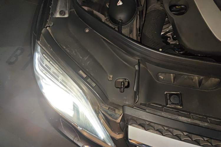 Used Mercedes-Benz GLK-Class 2013 GLK 300 4MATIC Dynamic Sunroof Model Engine Bay Right