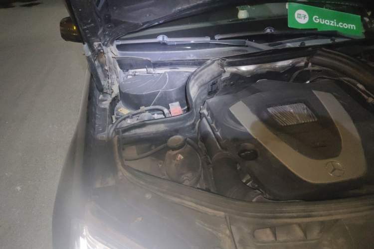 Used Mercedes-Benz GLK-Class 2013 GLK 300 4MATIC Luxury Model Engine Bay Right