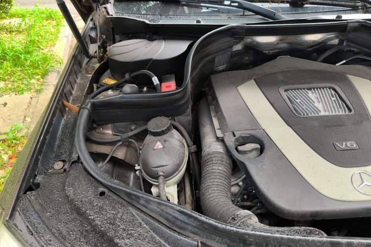 Used Mercedes-Benz GLK-Class 2013 GLK 300 4MATIC Dynamic Sunroof Model Engine Bay Right