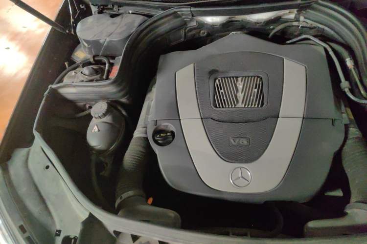 Used Mercedes-Benz GLK-Class 2013 Facelift GLK 300 4MATIC Fashion Edition Engine Bay Right