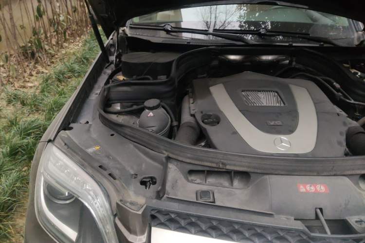 Used Mercedes-Benz GLK-Class 2013 GLK 300 4MATIC Fashion Model Engine Bay Right