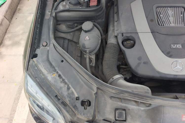 Used Mercedes-Benz GLK-Class 2013 Facelift GLK 300 4MATIC Luxury Edition Engine Bay Right