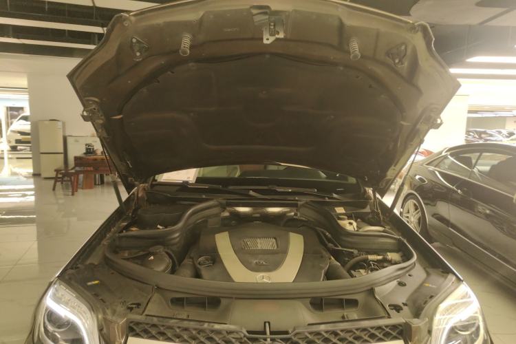 Used Mercedes-Benz GLK-Class 2013 Facelift GLK 300 4MATIC Fashion Edition Engine Bay