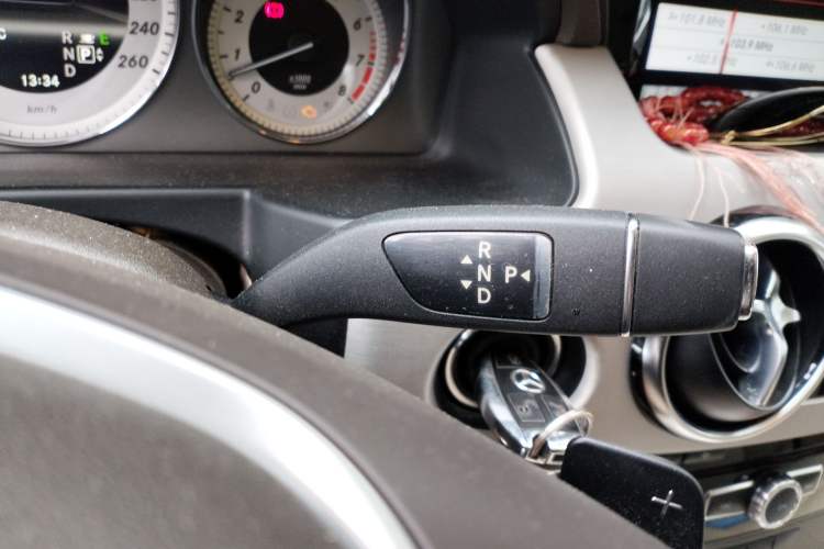 Used Mercedes-Benz GLK-Class 2013 GLK 300 4MATIC Fashion Model Gear Lever