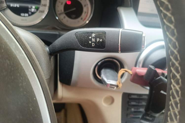 Used Mercedes-Benz GLK-Class 2013 GLK 300 4MATIC Dynamic Edition Gear Lever