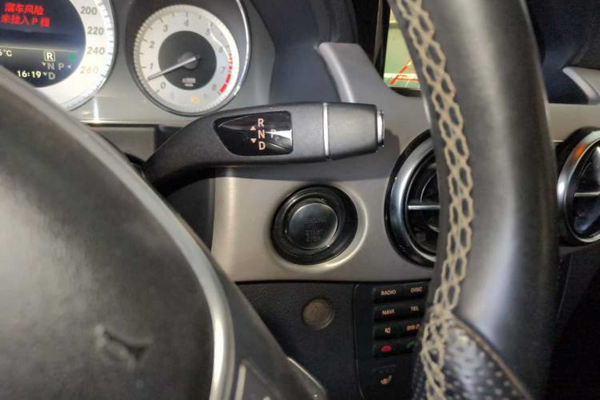 Used Mercedes-Benz GLK-Class 2013 Facelift GLK 300 4MATIC Fashion Edition Gear Lever