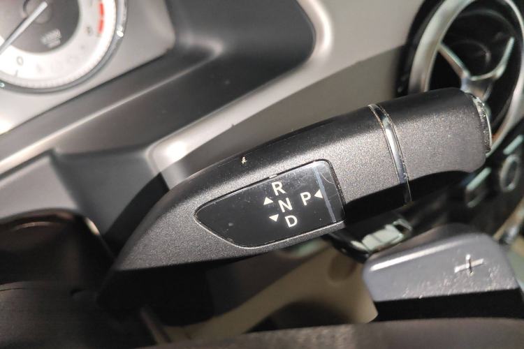 Used Mercedes-Benz GLK-Class 2013 GLK 300 4MATIC Dynamic Sunroof Model Gear Lever