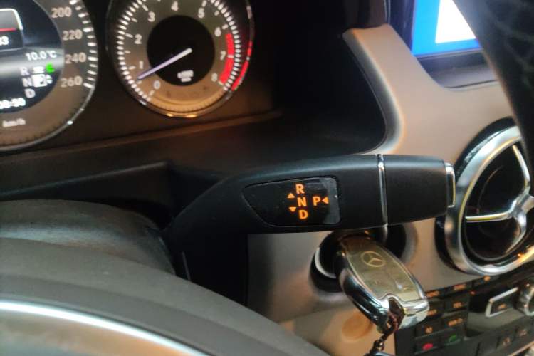 Used Mercedes-Benz GLK-Class 2013 GLK 300 4MATIC Fashion Model Gear Lever