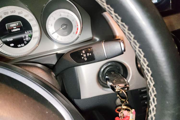 Used Mercedes-Benz GLK-Class 2013 GLK 300 4MATIC Fashion Model Gear Lever