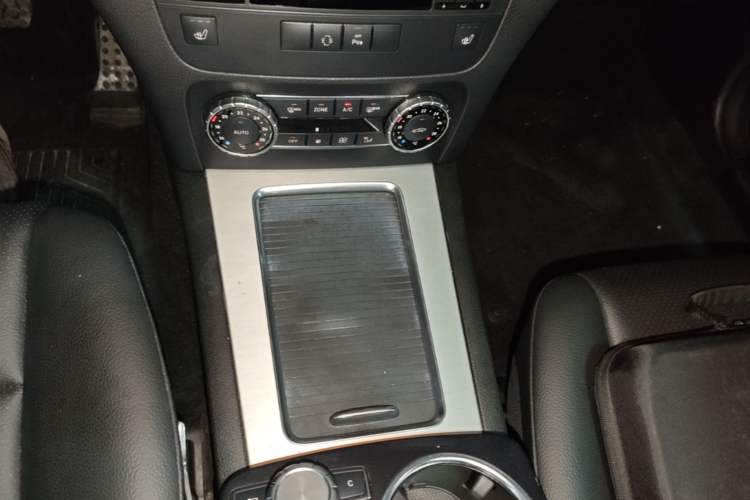 Used Mercedes-Benz GLK-Class 2013 GLK 300 4MATIC Luxury Model Gear Lever