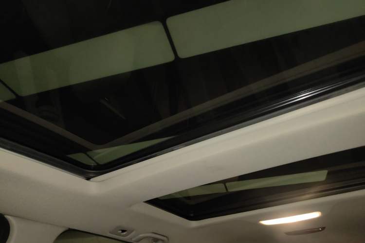 Used Mercedes-Benz GLK-Class 2013 Facelift GLK 300 4MATIC Fashion Edition Headliner