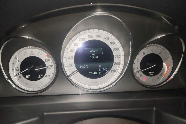 Used Mercedes-Benz GLK-Class 2013 GLK 300 4MATIC Luxury Model Instrument Cluster