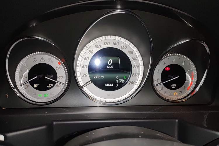 Used Mercedes-Benz GLK-Class 2013 GLK 300 4MATIC Dynamic Sunroof Model Instrument Cluster