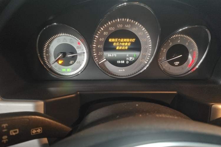 Used Mercedes-Benz GLK-Class 2013 GLK 300 4MATIC Dynamic Sunroof Model Instrument Cluster