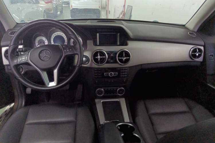 Used Mercedes-Benz GLK-Class 2013 Facelift GLK 300 4MATIC Fashion Edition Interior 3