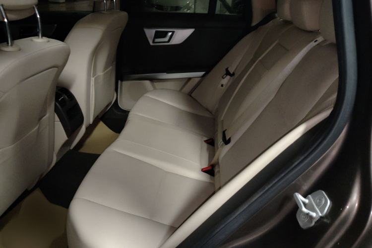 Used Mercedes-Benz GLK-Class 2013 GLK 300 4MATIC Dynamic Sunroof Model Interior 4