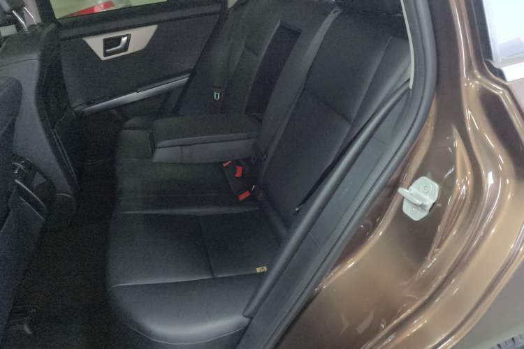 Used Mercedes-Benz GLK-Class 2013 Facelift GLK 300 4MATIC Fashion Edition Interior 4