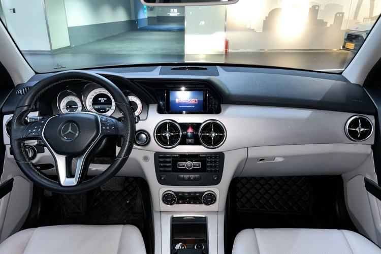 Used Mercedes-Benz GLK-Class 2013 Facelift GLK 300 4MATIC Fashion Edition Interior 6