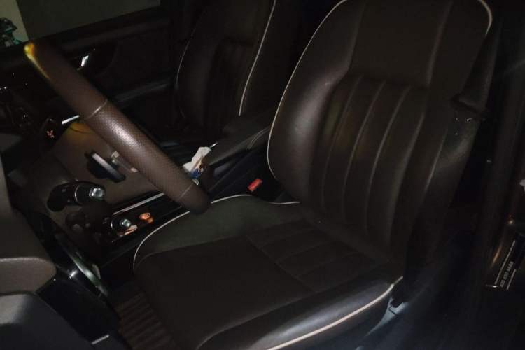Used Mercedes-Benz GLK-Class 2013 GLK 300 4MATIC Luxury Model Left Front Seat