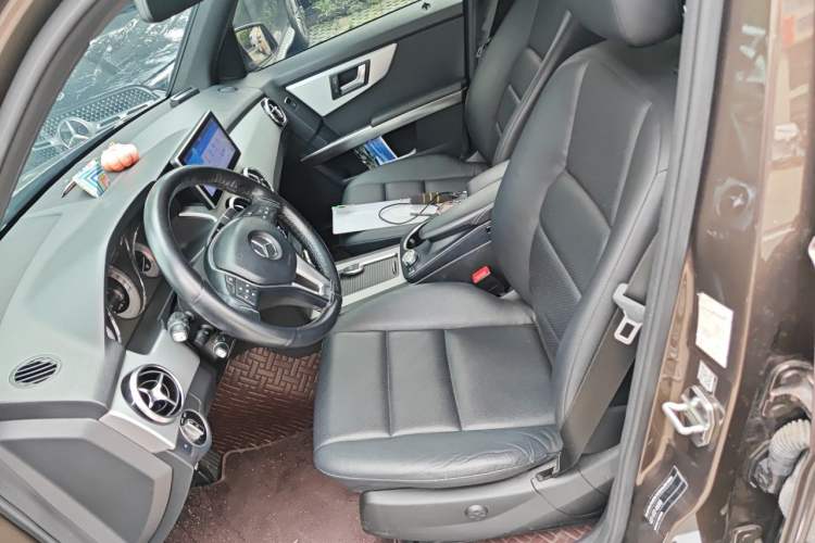 Used Mercedes-Benz GLK-Class 2013 Facelift GLK 300 4MATIC Fashion Edition Left Front Seat