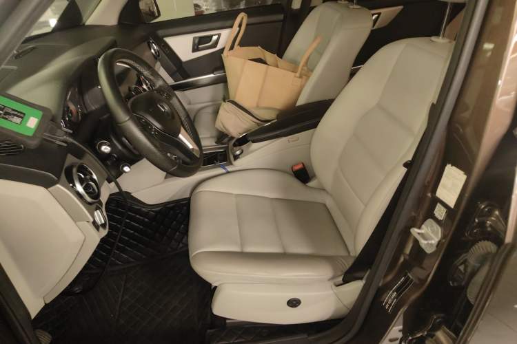 Used Mercedes-Benz GLK-Class 2013 Facelift GLK 300 4MATIC Fashion Edition Left Front Seat