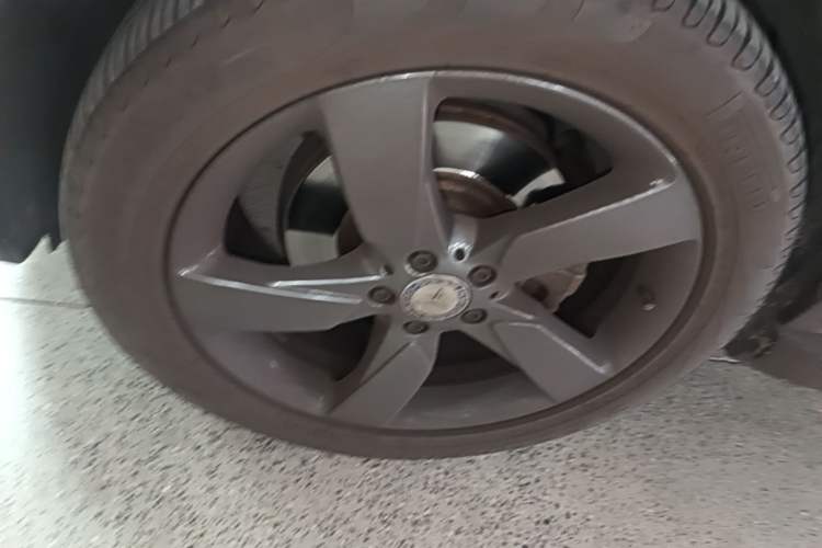 Used Mercedes-Benz GLK-Class 2013 GLK 300 4MATIC Dynamic Sunroof Model Left Front Wheel Hub