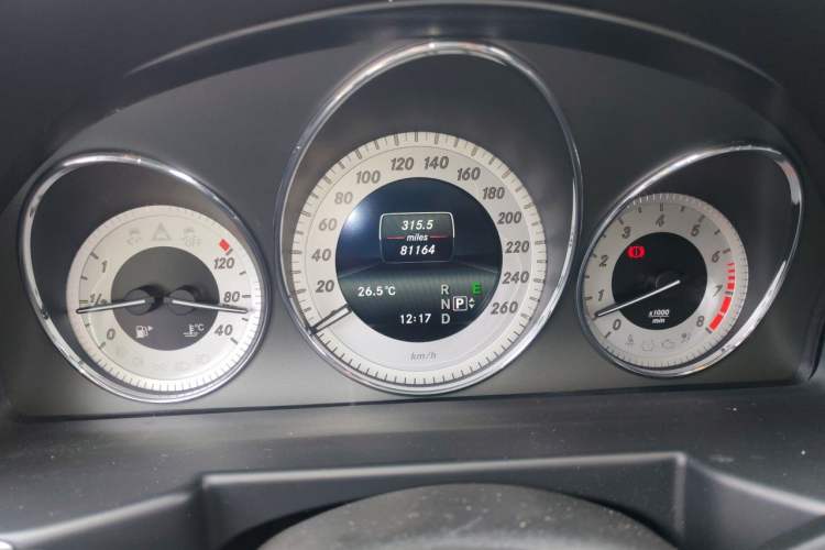 Used Mercedes-Benz GLK-Class 2013 GLK 300 4MATIC Dynamic Sunroof Model Odometer Close Up