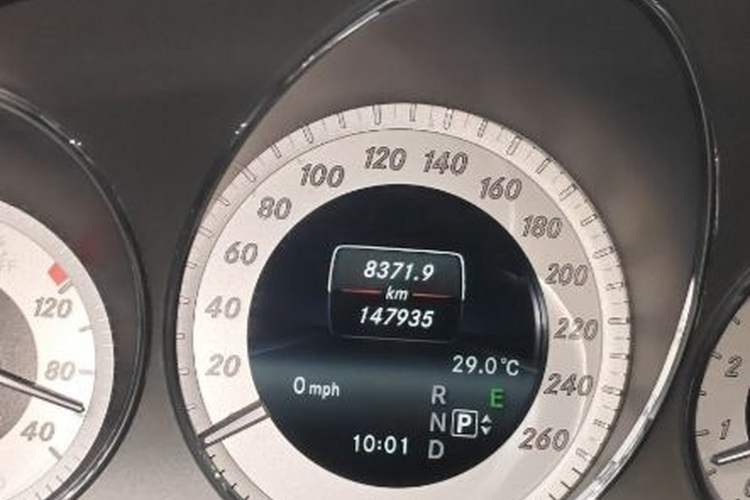 Used Mercedes-Benz GLK-Class 2013 GLK 300 4MATIC Dynamic Sunroof Model Odometer Close Up