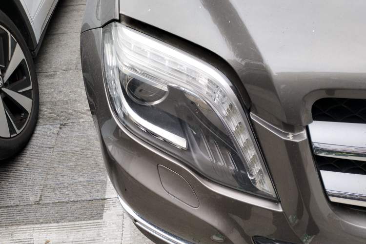 Used Mercedes-Benz GLK-Class 2013 GLK 300 4MATIC Fashion Model Right Front Headlight