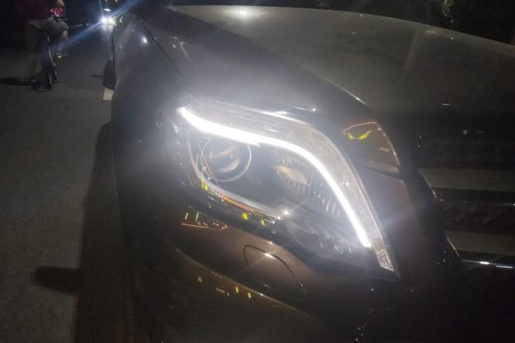 Used Mercedes-Benz GLK-Class 2013 GLK 300 4MATIC Luxury Model Right Front Headlight